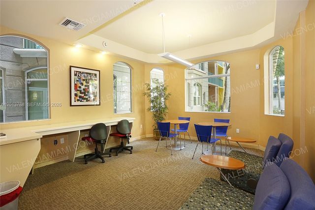 6001 SW 70th St 208, South Miami, FL 33143