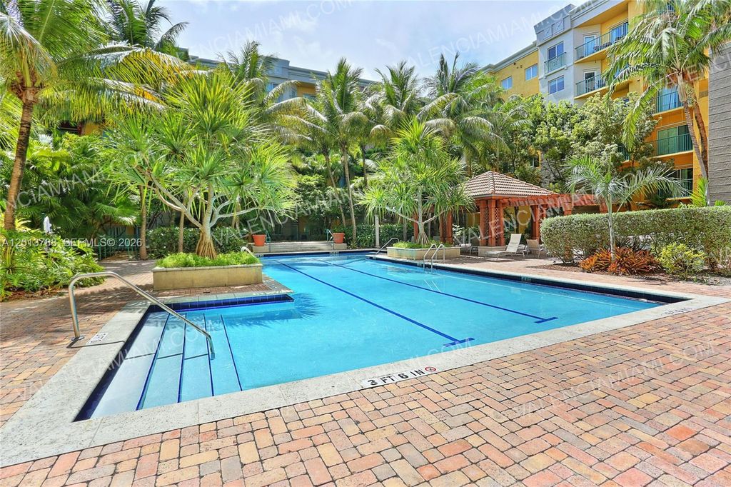 6001 SW 70th St 208, South Miami, FL 33143