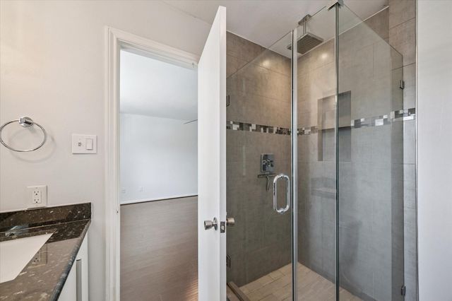 671 N Post Oak Lane 671, Houston, TX 77024