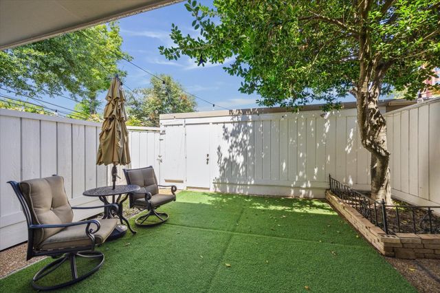 671 N Post Oak Lane 671, Houston, TX 77024