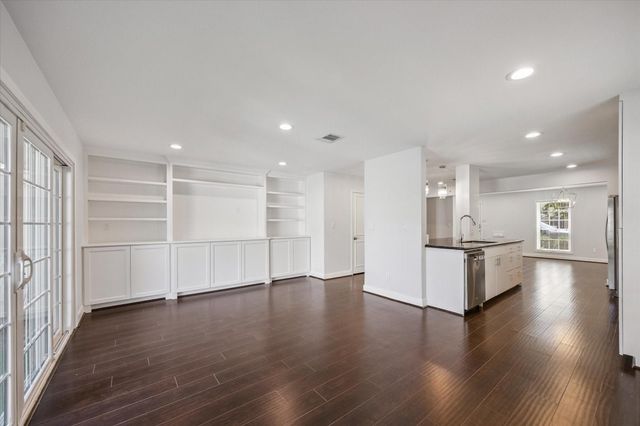 671 N Post Oak Lane 671, Houston, TX 77024