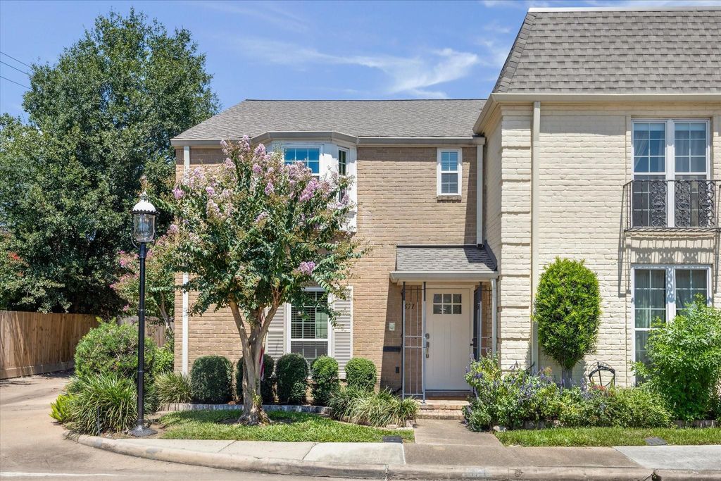 671 N Post Oak Lane 671, Houston, TX 77024