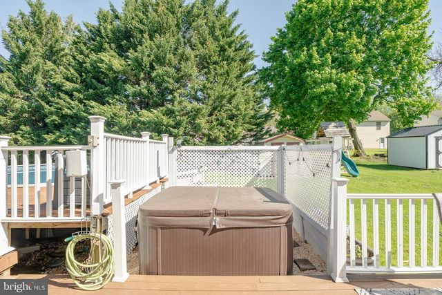 115 LARKSPUR DR, Quarryville, PA 17566