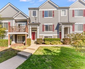 122 Enclave Circle B, Bolingbrook, IL 60440