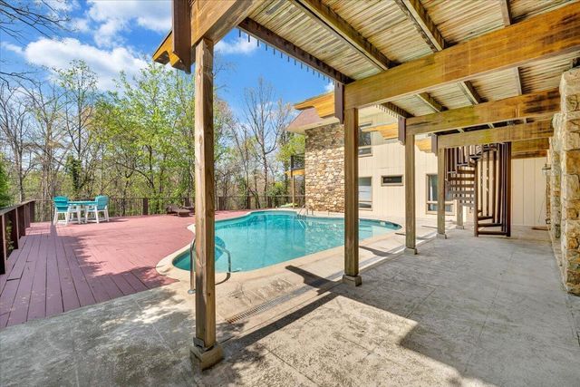 3244 Pineland RD, Roanoke, VA 24018