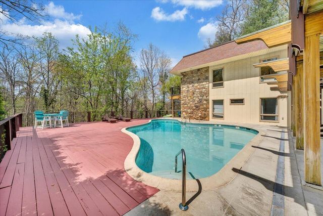 3244 Pineland RD, Roanoke, VA 24018