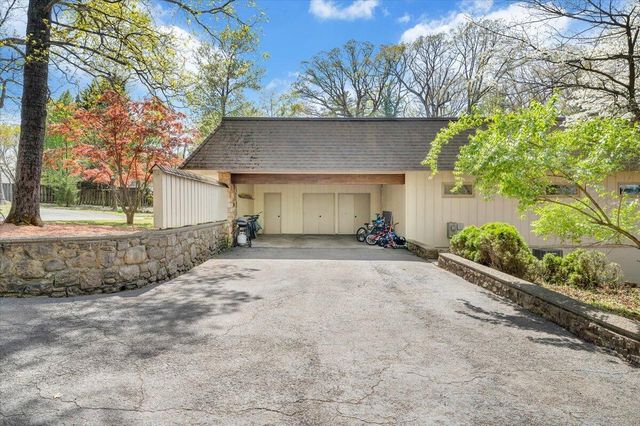 3244 Pineland RD, Roanoke, VA 24018