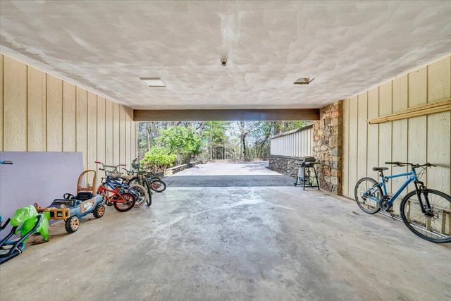 3244 Pineland RD, Roanoke, VA 24018