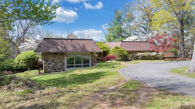 3244 Pineland RD, Roanoke, VA 24018