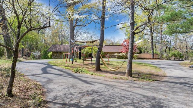 3244 Pineland RD, Roanoke, VA 24018