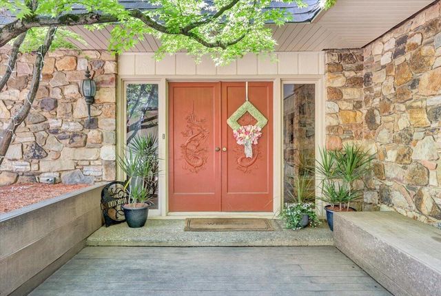 3244 Pineland RD, Roanoke, VA 24018