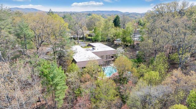 3244 Pineland RD, Roanoke, VA 24018