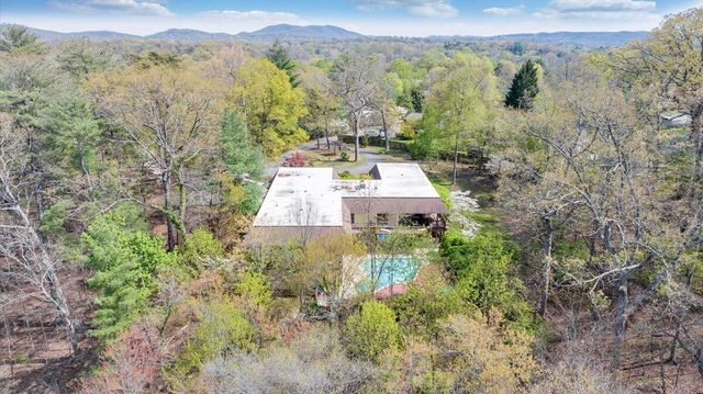 3244 Pineland RD, Roanoke, VA 24018