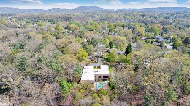 3244 Pineland RD, Roanoke, VA 24018