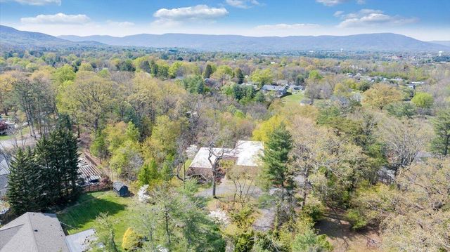 3244 Pineland RD, Roanoke, VA 24018