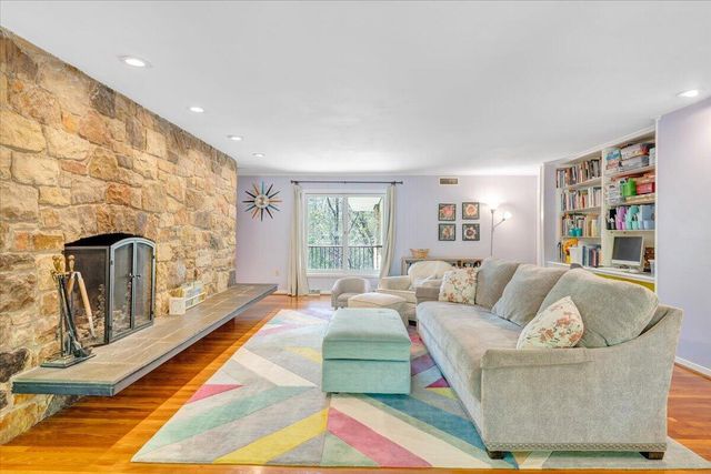 3244 Pineland RD, Roanoke, VA 24018