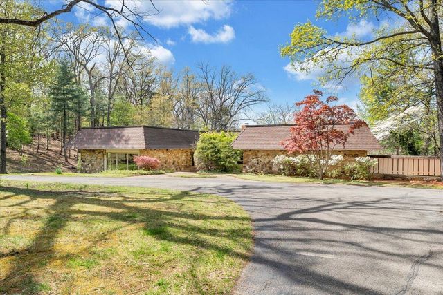 3244 Pineland RD, Roanoke, VA 24018