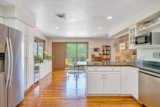 3244 Pineland RD, Roanoke, VA 24018