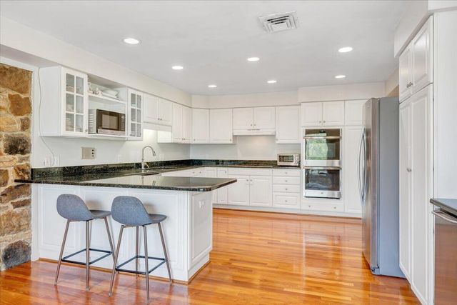 3244 Pineland RD, Roanoke, VA 24018