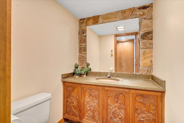 3244 Pineland RD, Roanoke, VA 24018