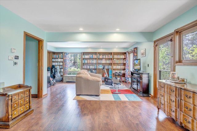 3244 Pineland RD, Roanoke, VA 24018