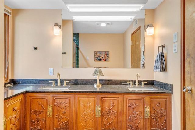 3244 Pineland RD, Roanoke, VA 24018