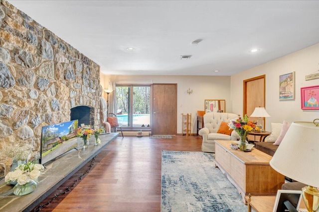 3244 Pineland RD, Roanoke, VA 24018