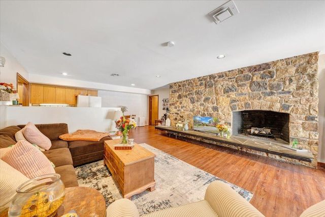 3244 Pineland RD, Roanoke, VA 24018