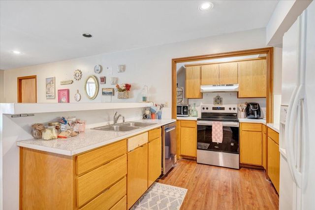 3244 Pineland RD, Roanoke, VA 24018