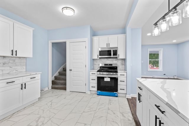 1722 Charles Street, Rockford, IL 61104