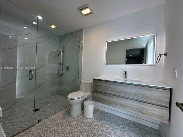 9275 SW 67th St, Miami, FL 33173
