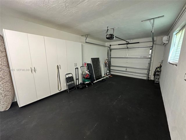 9275 SW 67th St, Miami, FL 33173