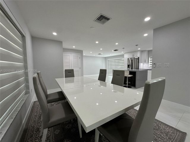 9275 SW 67th St, Miami, FL 33173