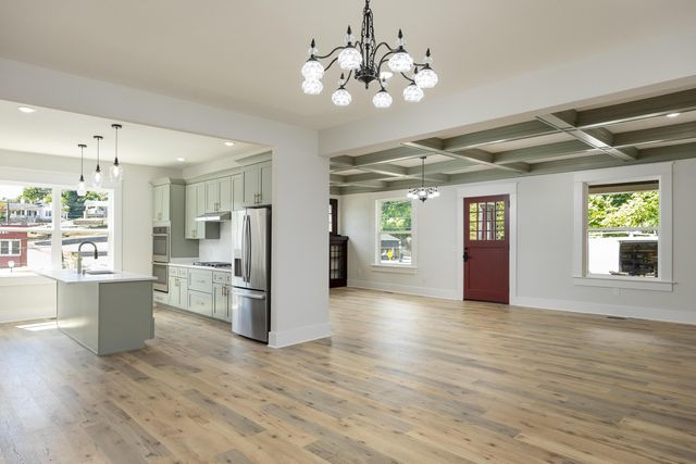 12 N Seminole Drive, Chattanooga, TN 37411
