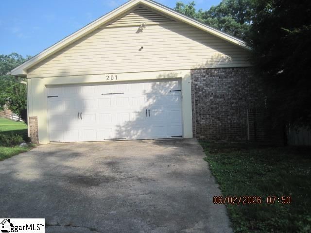 201 Confederate Circle, Taylors, SC 29687