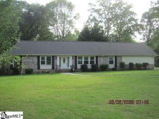 201 Confederate Circle, Taylors, SC 29687