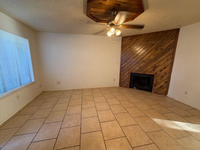 7407 Waco Avenue, C, Lubbock, TX 79423