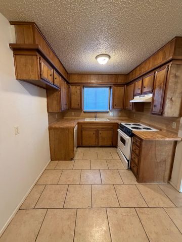 7407 Waco Avenue, C, Lubbock, TX 79423