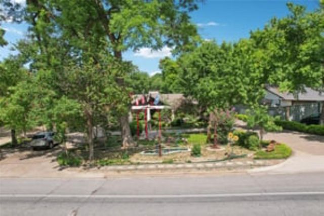 1652 Sylvan Avenue, Dallas, TX 75208