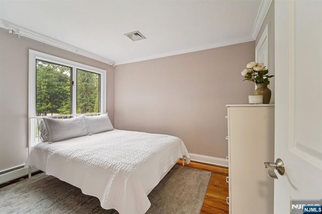 22 W Iron Latch, Upper Saddle River, NJ 07458