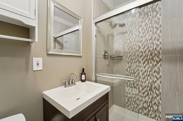 22 W Iron Latch, Upper Saddle River, NJ 07458