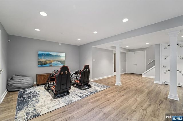 22 W Iron Latch, Upper Saddle River, NJ 07458