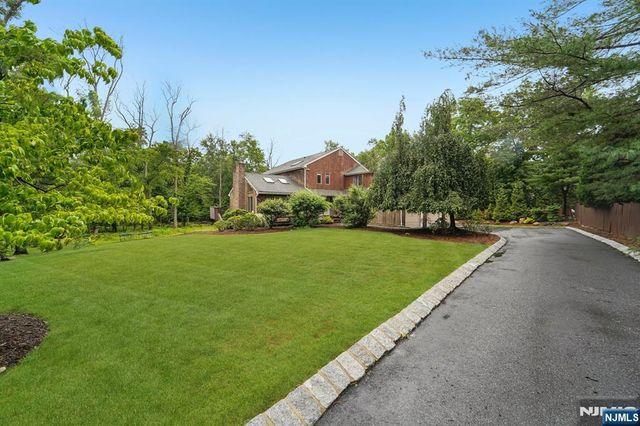 22 W Iron Latch, Upper Saddle River, NJ 07458