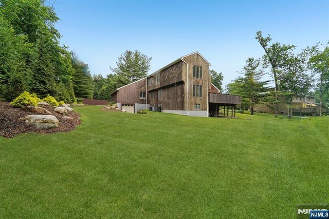 22 W Iron Latch, Upper Saddle River, NJ 07458