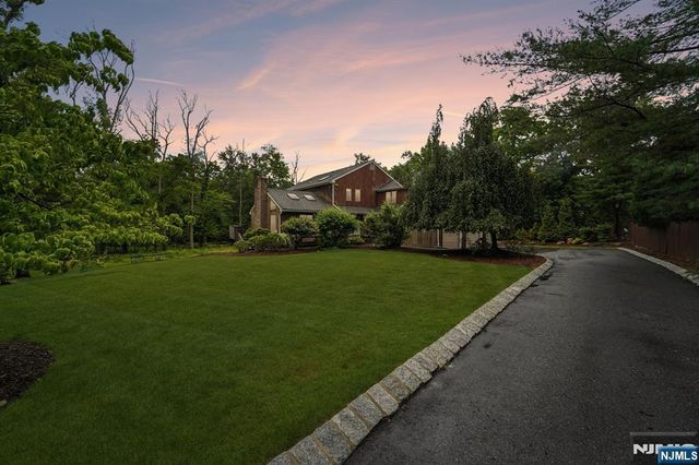 22 W Iron Latch, Upper Saddle River, NJ 07458