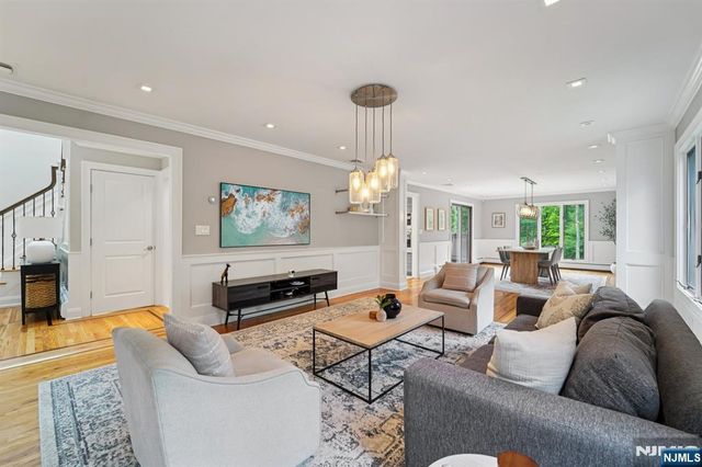 22 W Iron Latch, Upper Saddle River, NJ 07458