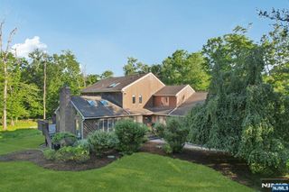 22 W Iron Latch, Upper Saddle River, NJ 07458