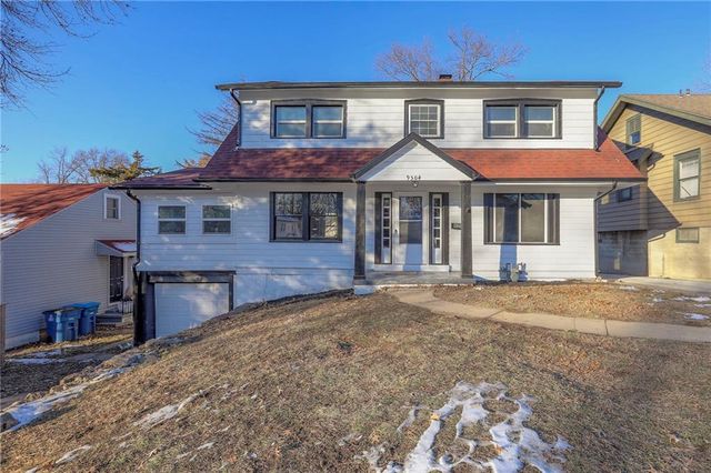 9504 E 13th Street S, Independence, MO 64052