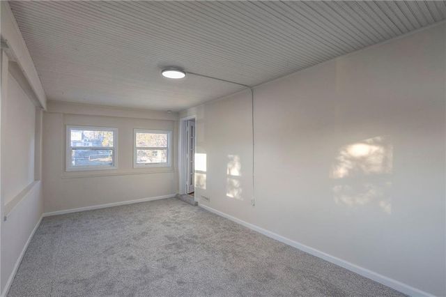 9504 E 13th Street S, Independence, MO 64052