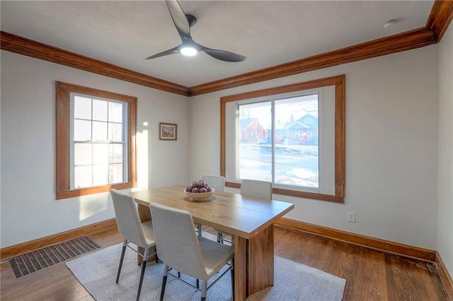 9504 E 13th Street S, Independence, MO 64052